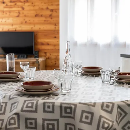 L'intermede & En Toute Amitie - Les De L'argile Faucon-de-Barcelonnette