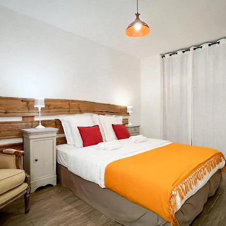 L'intermede & En Toute Amitie - Les De L'argile Faucon-de-Barcelonnette