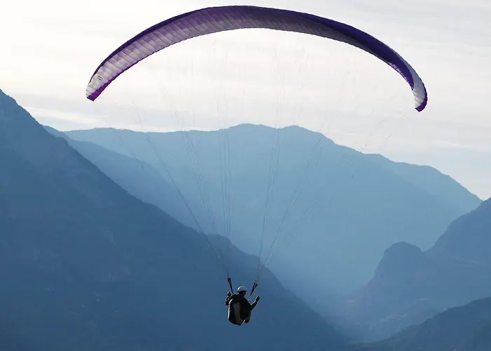 L'intermede & En Toute Amitie - Les De L'argile Faucon-de-Barcelonnette