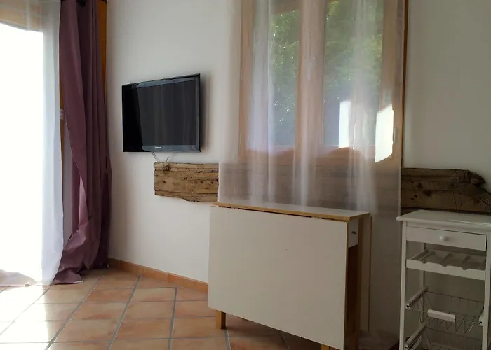 L'intermede & En Toute Amitie - Les De L'argile Faucon-de-Barcelonnette